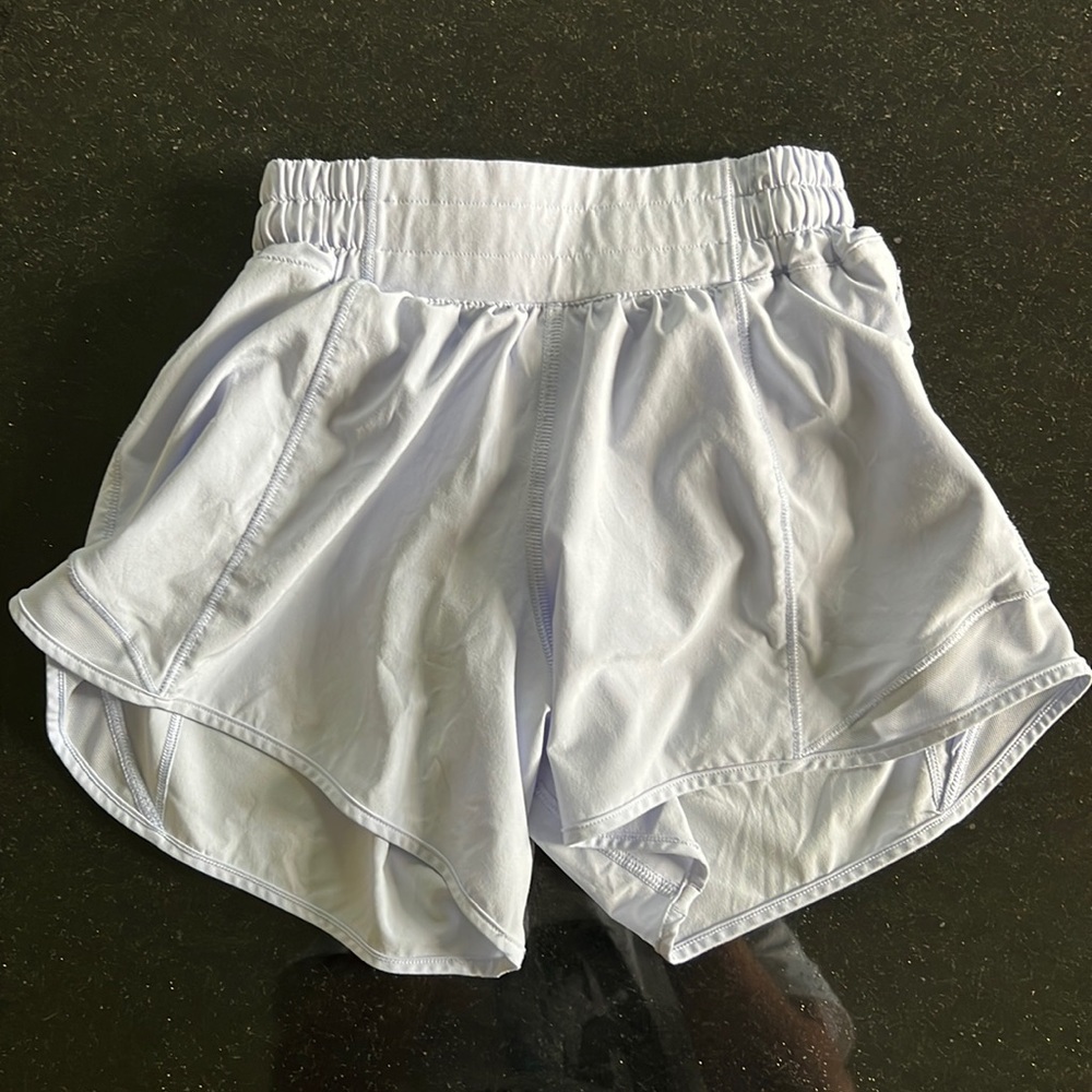 Lululemon low rise hotty hot shorts 4 inch (size 0)